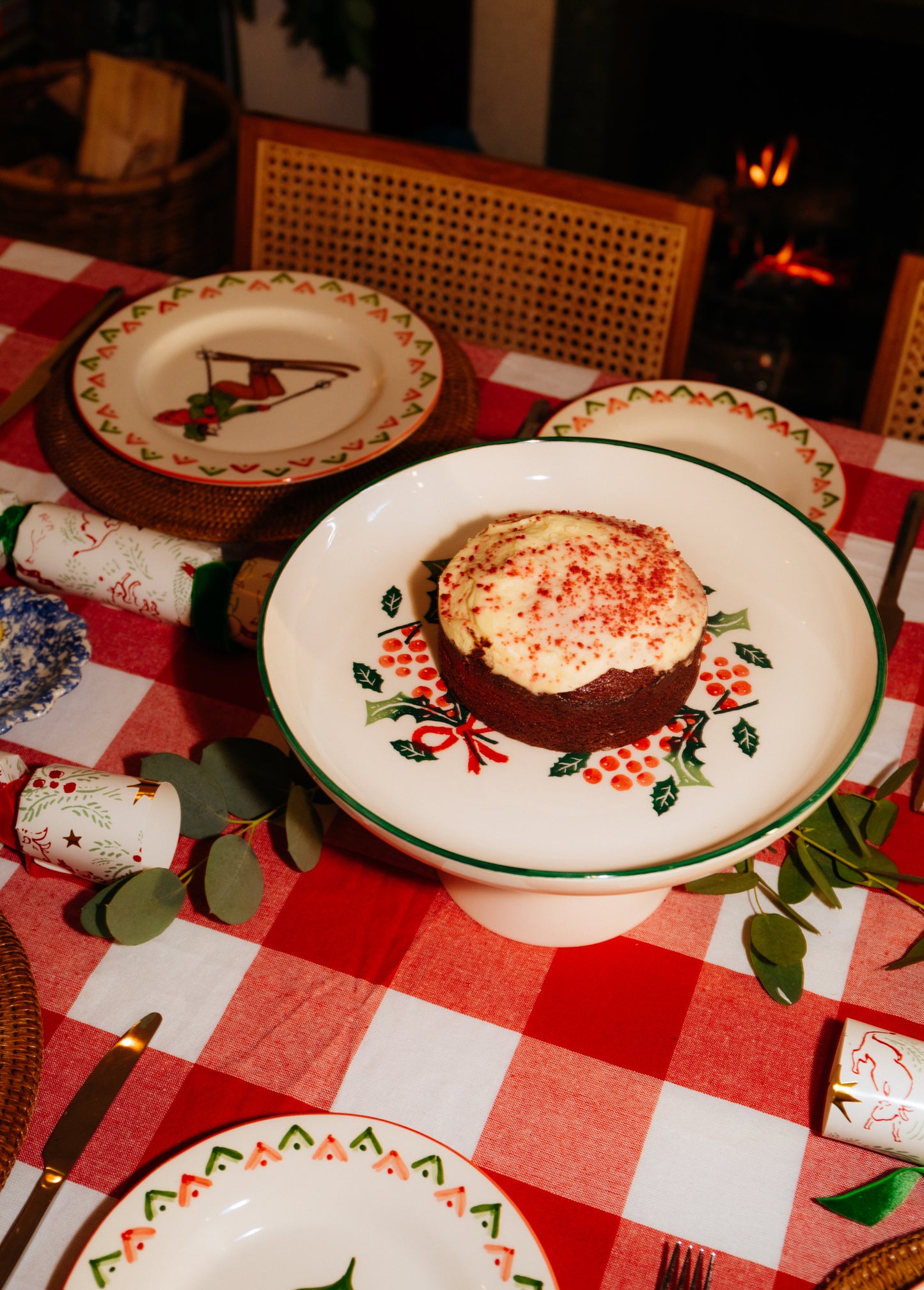 St. Moritz Holly Cake Plate