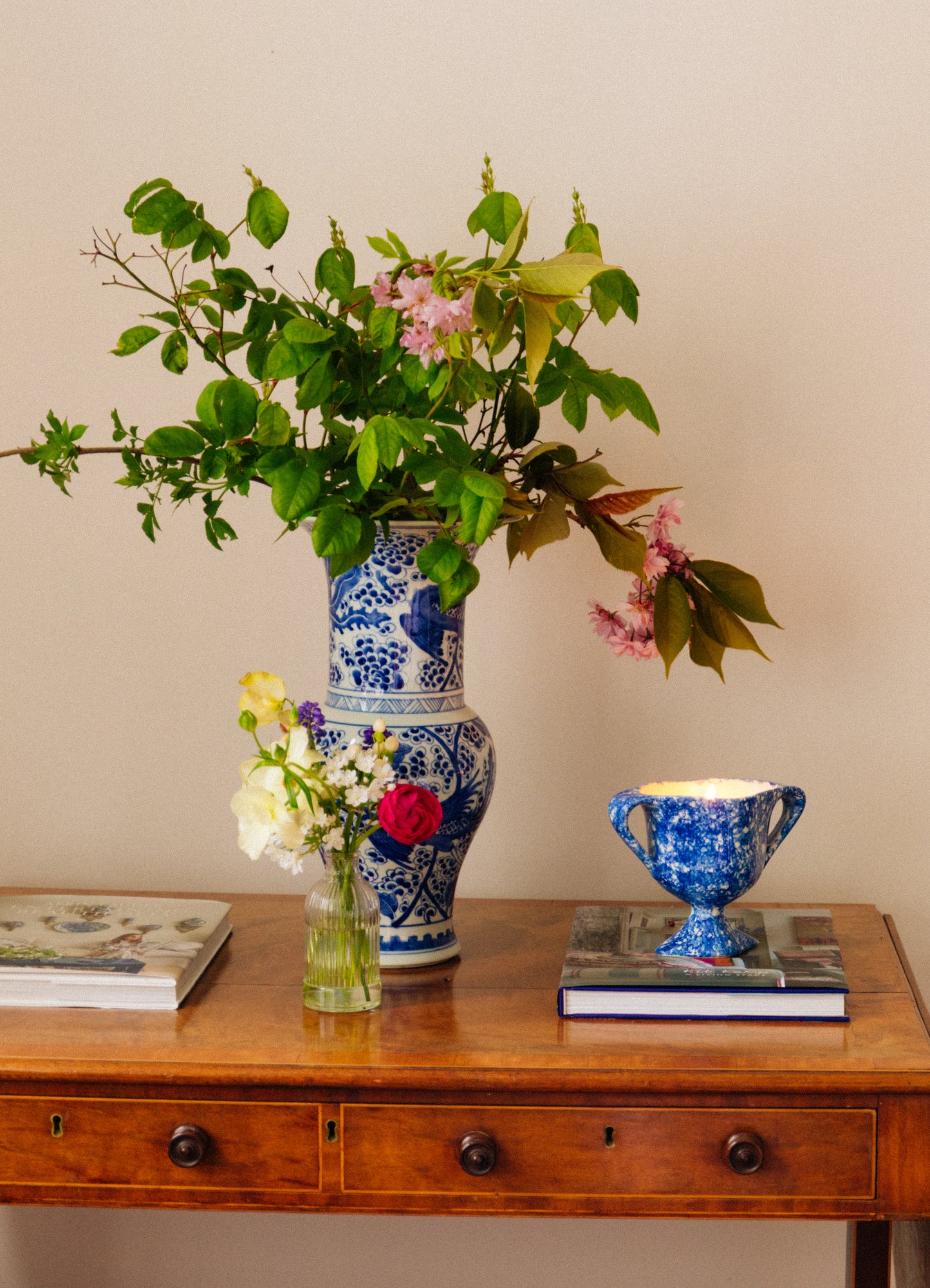 Hadrian Urn Candle